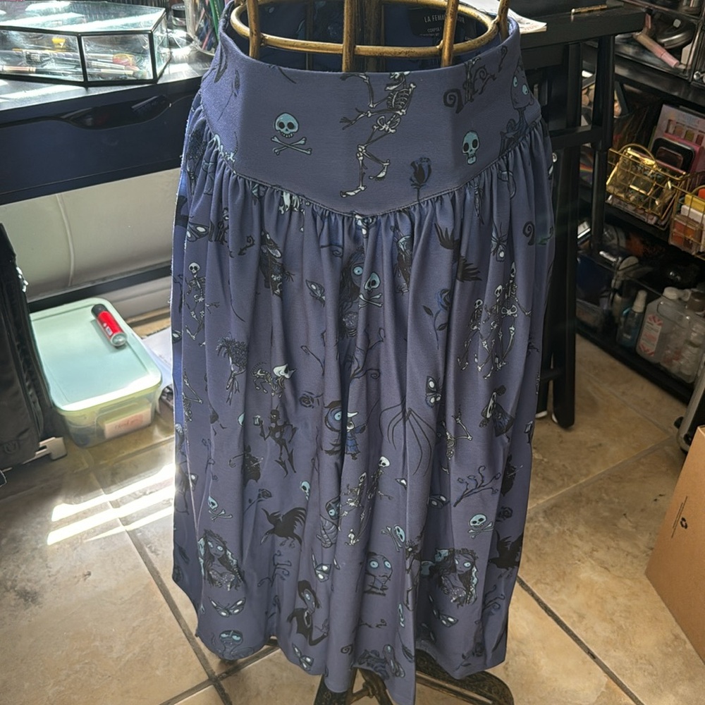 New tag attached corpse bride skirt